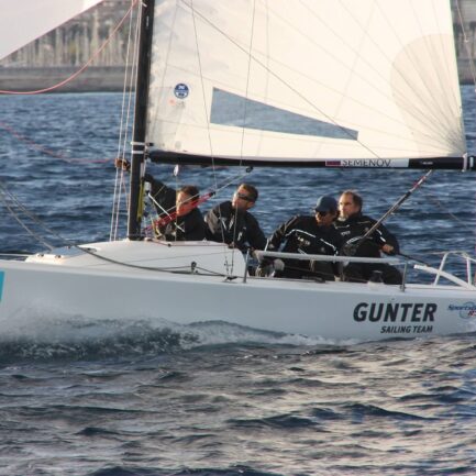 Gustavo Lima, Ruben Castells Sole, Lorenzo Vazquez y Javier Scherk navegando con el Gunter.