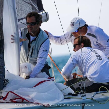 Tripulación Gunter navegando