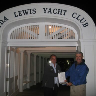 Premio a Javier Scherk - Ida Lewis Yacht Club