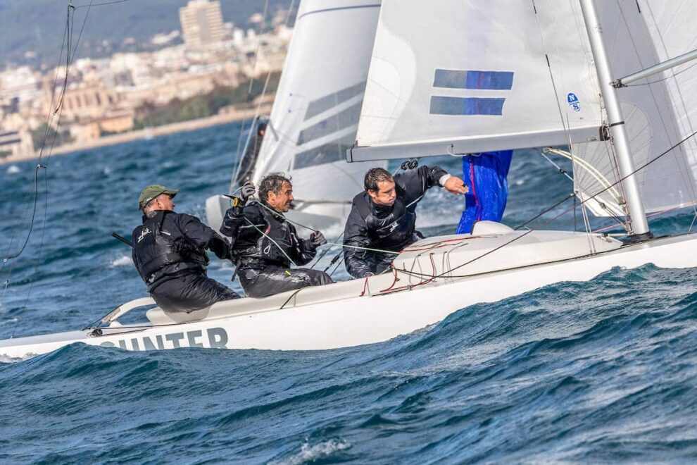 El Gunter entre las olas